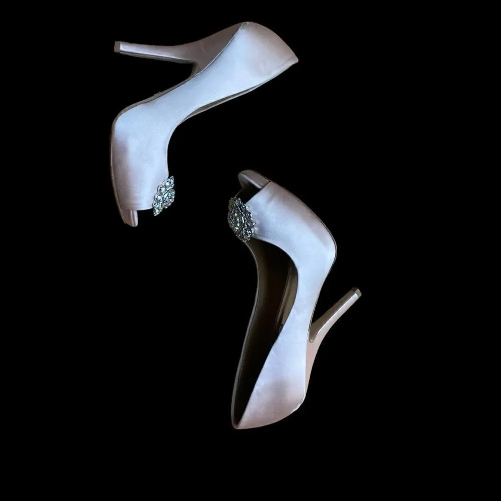 Badgley Mischka Pink Satin Lissa Crystal Open Toe Heels Box Dustbag Size 8